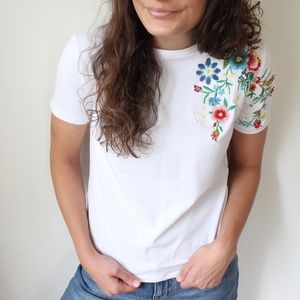 Embroidered Shoulder Short Sleeve Tee